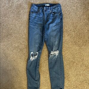 Good American Distressed Skinny Jeans in Blue